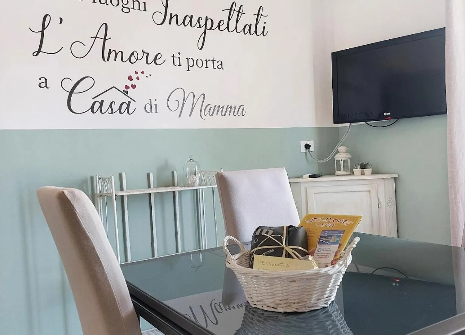 Apartamento A Casa Di Mamma Palermo 0*,  Italia